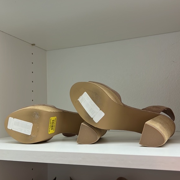 Steve Madden Madeline Suede Platform - Picture 4 of 9